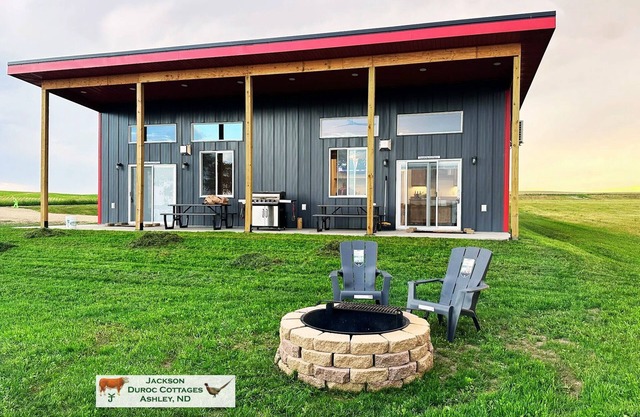 Sleeps Up to 12, Lakefront Stay at Dry Lake, ND: Pet Friendly!