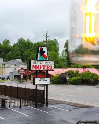 Sleepy Bear Motel