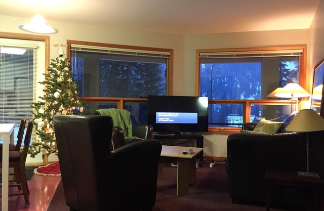 Sleepy Hollows Chalet Lower (at Sun Peaks Resort)