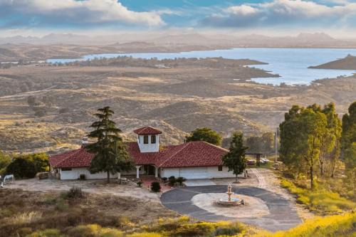 Slice of Heaven by AvantStay Breathtaking Views