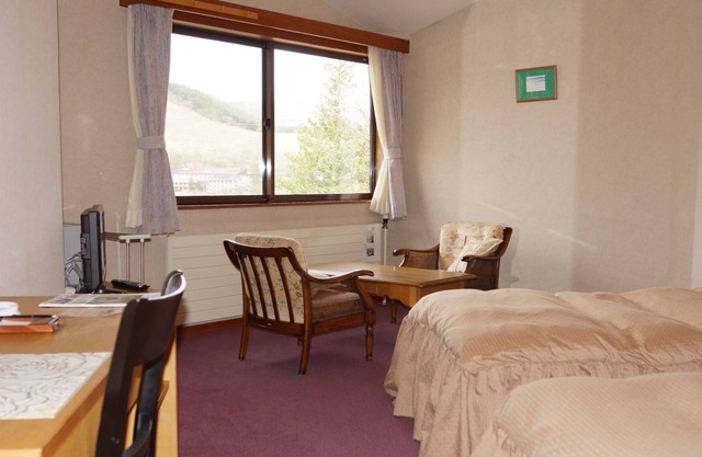 Slightly spacious semidouble room 2 meals includ / Chino Nagano