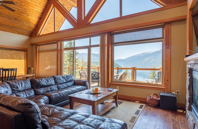 Slocan Lake Chalet! Fabulous views…Magical Experience!
