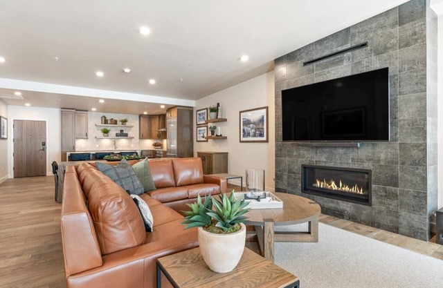 Slopeside Sanctuary | 1B Village Condo