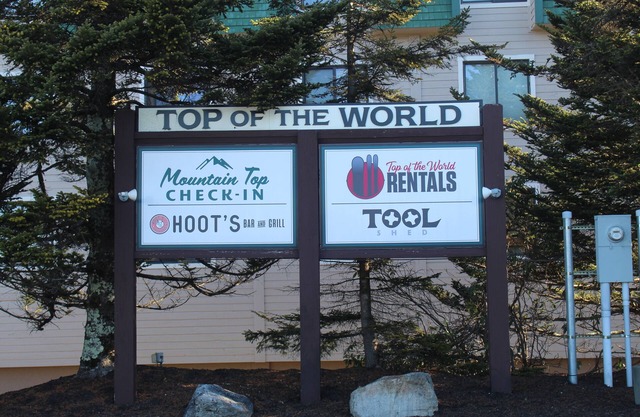 Slopeside ski in/out 1 bedroom condo with parking on site!