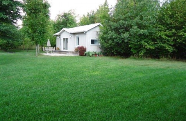 Small family? Nature lover? Birder? Writer? Hiker? Stargazer? WELCOME!
