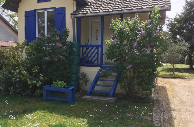 small house south of Paris