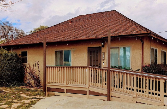 Small Home, Large Lot in Rural, Walkable Community Near Lakes and Rivers