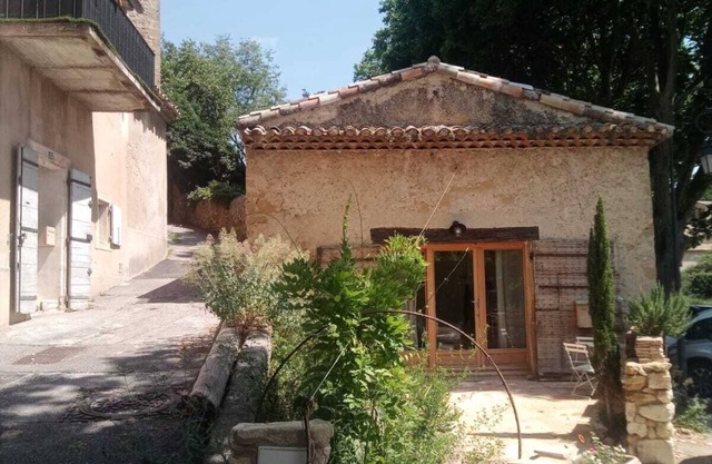 Small recently renovated house with lots of charme in Luberon, Provence.