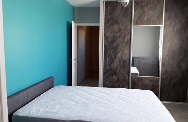 Small suite completely new. Independent entrance with private corridor