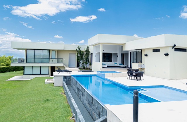 Smart House 1 km from the Coffee Park with Jacuzzi Wi-Fi
