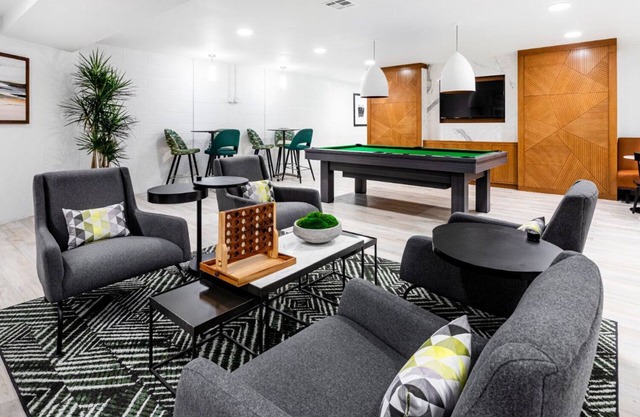 Westchester Nr Beach 