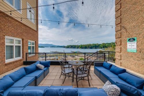 Smith Mtn Lake Retreat Indoor PoolandHot Tub Access
