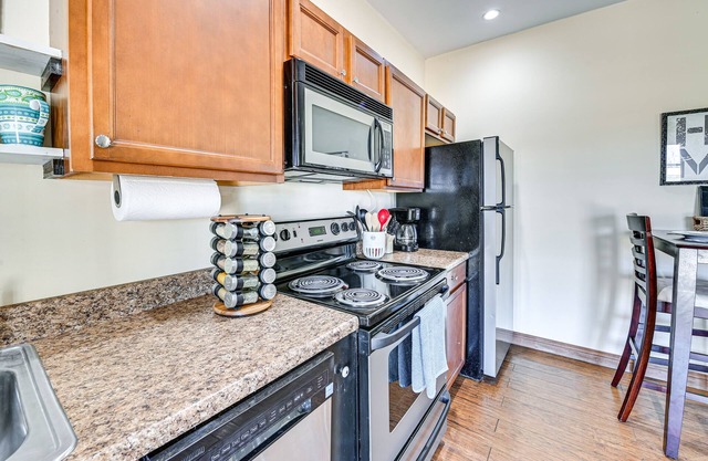Smithfield Vacation Rental ~ 5 Mi to Lake Jericho!