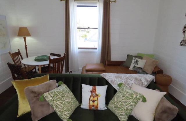Smithtown Champagne B&B (Bed & Bubbles)
