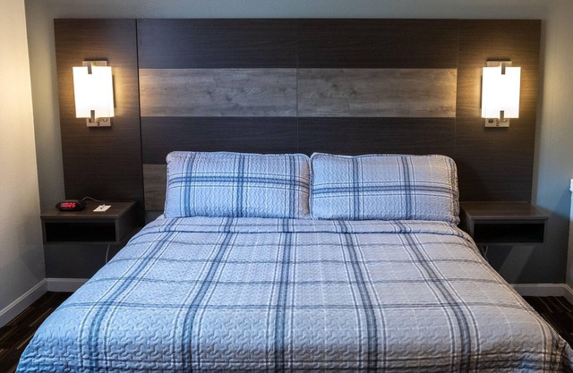 SNK - Princess Suite with Jacuzzi