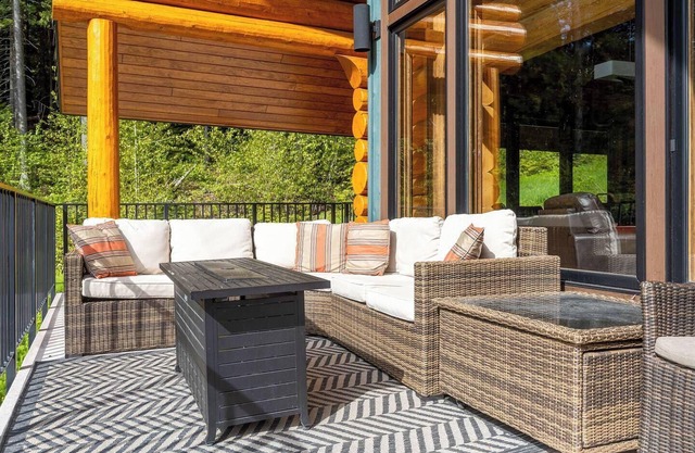 Snow Creek Cabin | Right on the Slopes | Hot Tub