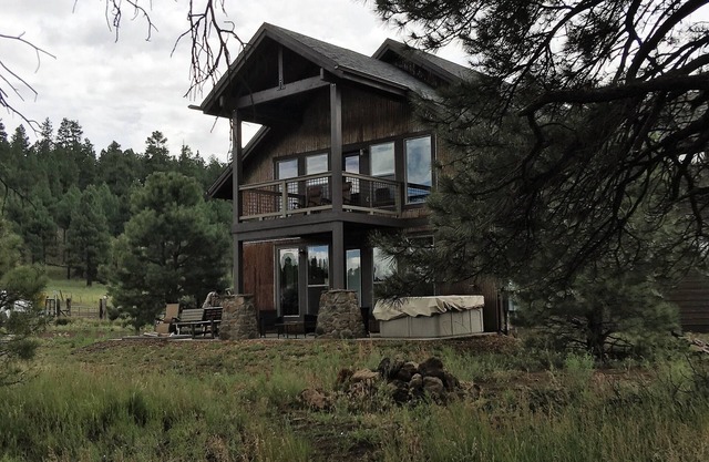 Snowbowl Guest Loft..Best views and as close to the Ski Area and Grand Canyon.