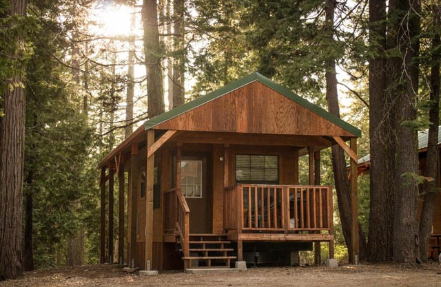 Snowflower Camping Resort Cabin 3