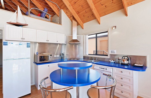 Snug Cove Villas, 2 Bedroom with loft & Stunning Views 5+ nights