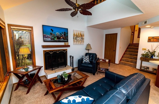 Snug Getaway, Near Resort, Owners' Club, Pool. Dog Friendly!