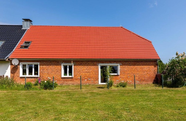 Snug Holiday Home in Divitz Spoldershagen near Skydiving