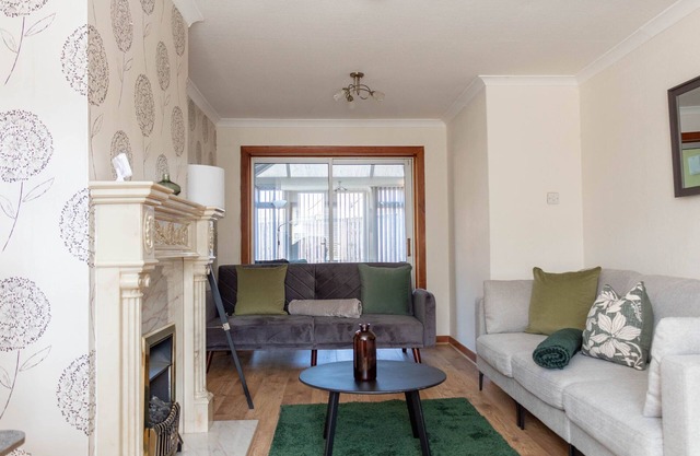 Snug Modern Home in Grangemouth