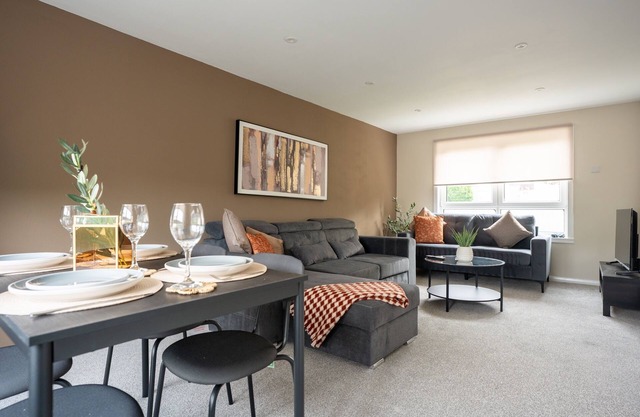 Snug Modern Home in Livingston