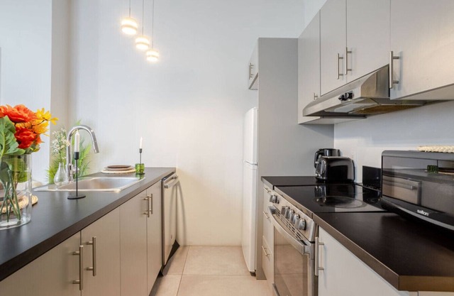 Snug Studio on Bishop DT MTL