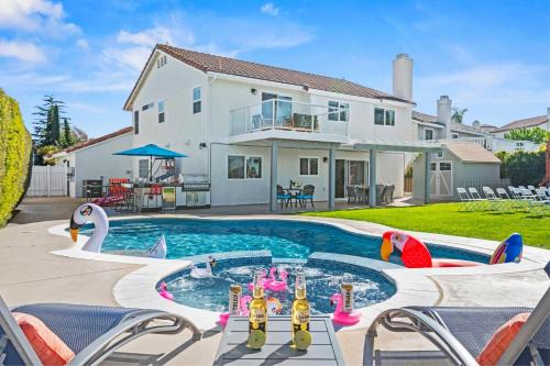 SoCal Gem Pool, Spa, Games, and Scenic Views