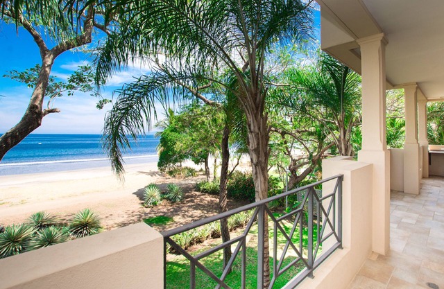 Sol y Mar-Beachfront and Beautiful - 3 bedroom/3 bathroom