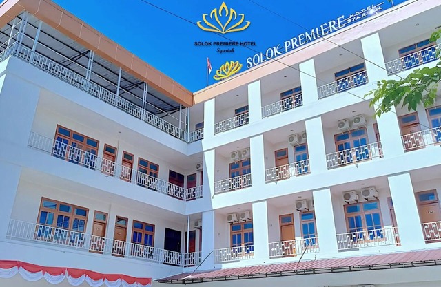 Solok Premier Hotel