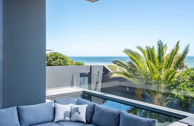 Solstice, a stone's throw from Long Beach, surfing Mecca of the Cape.