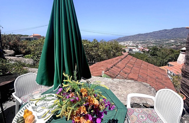 Sombrero de Pico C, with shared swimming pool in El Paso, island of La Palma