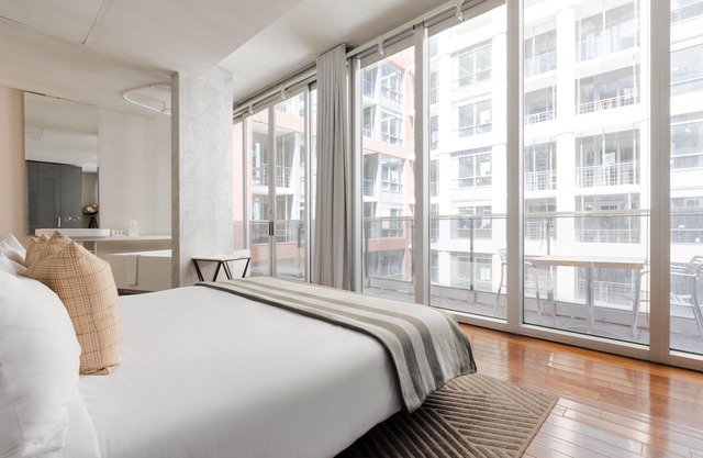 Sonder The Slate | Stellar King Suite w/Balcony