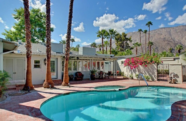Songwriter's Sanctuary In Movie Colony Neighborhood! Private! Walk to Downtown!