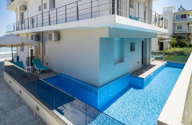 Sonja 2 apartment,pool,Beachfront,Chania
