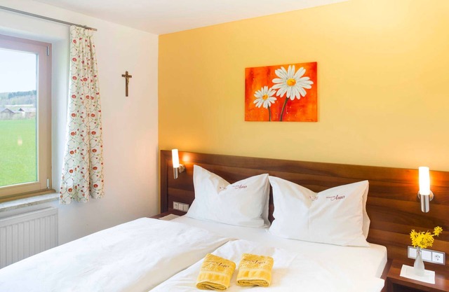 Sonnensuite - Pension ANNA, Apartments & Comfort Rooms *