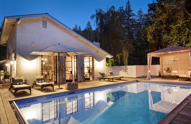 SONOMA CREEK VILLA NEW PICKLEBALL COURT, heated pool, hot tub, gated, EV Charger