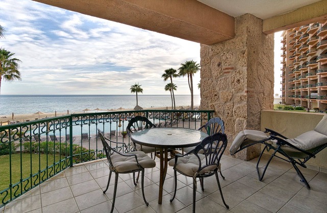 Sonoran Sea E-212 Sea-Shell Hive Refreshing Oceanfront Condo