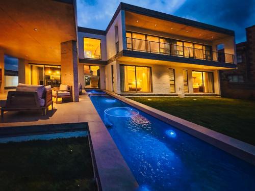 Sonvanger Villa Oceanfront Luxury