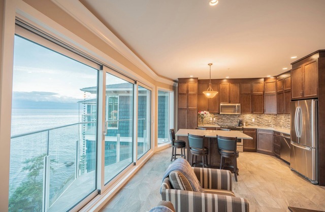 SookePoint Ocean Cottage Resort