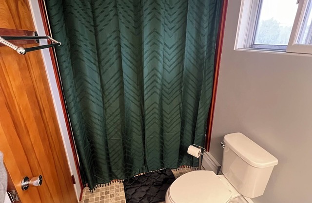 Soothing 2-bedroom house with WiFi in Butler