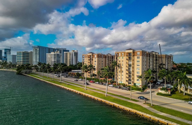 Sophisticated Waterfront Condo near all the sun & fun!