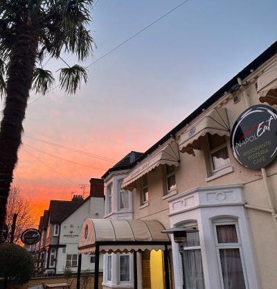 Sorrento Hotel & Restaurant