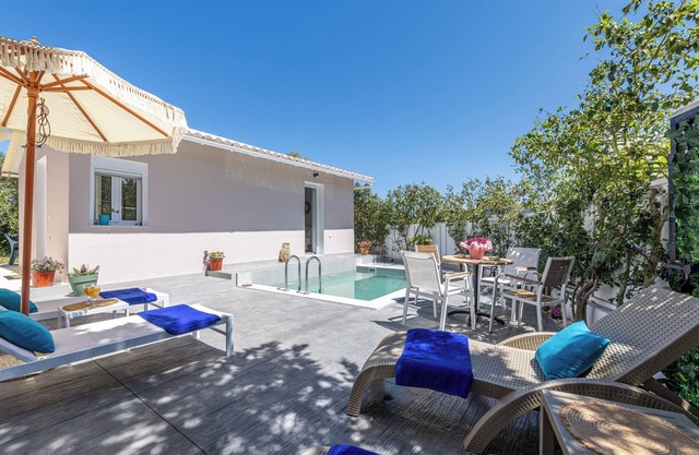 Soso's Garden House with Pool