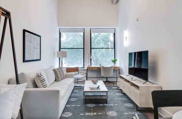 Sosuite | 1BR Loft w Park View, W/D, Gym, Lounge