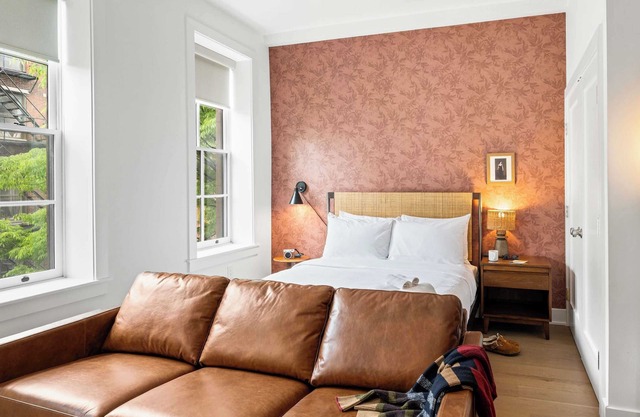 Sosuite | 2Bed Apt w Den, Laundry, Desk