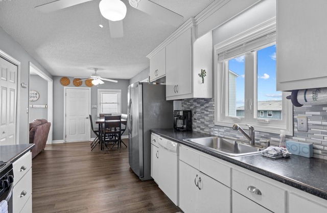 Sound View Home-Coastal Tide in Harkers Island, NC