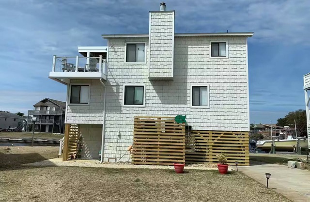 Sounds Groovy OBX: Waterfront Home with Dock