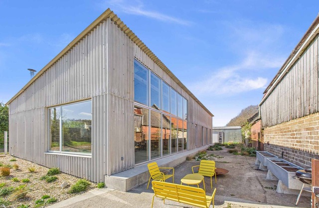 South Barns a spacious barn conversion near Cowes.